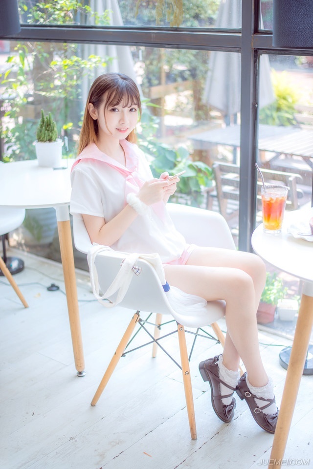 “但确实难受。”小乔摇了摇头，有些委屈。